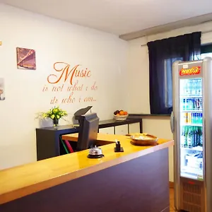 Bed & Breakfast Music, Milano